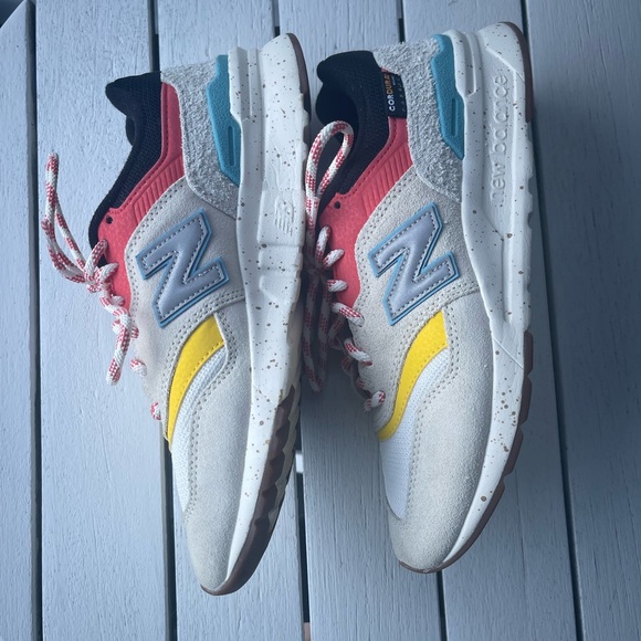 New Balance Black and White / Colors Classics Sneakers 8 - Picture 9 of 10